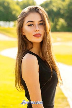180001 - Elizabeth Age: 22 - Ukraine