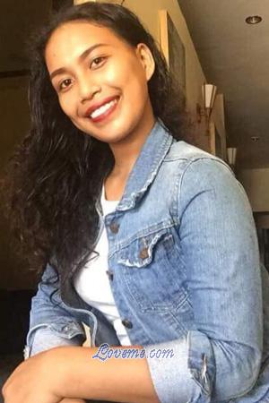 193302 - Leah Age: 19 - Philippines