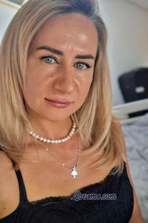 227186 - Viktoriia Age: 42 - Ukraine